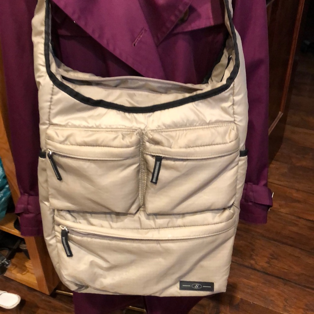 NWOT travel or hiking bag